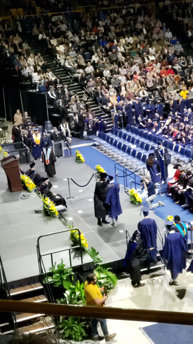 rettafoto's tweet photo. He did it !!! Blake did it!!
#UTCGrad https://t.co/kfBBNECeUA