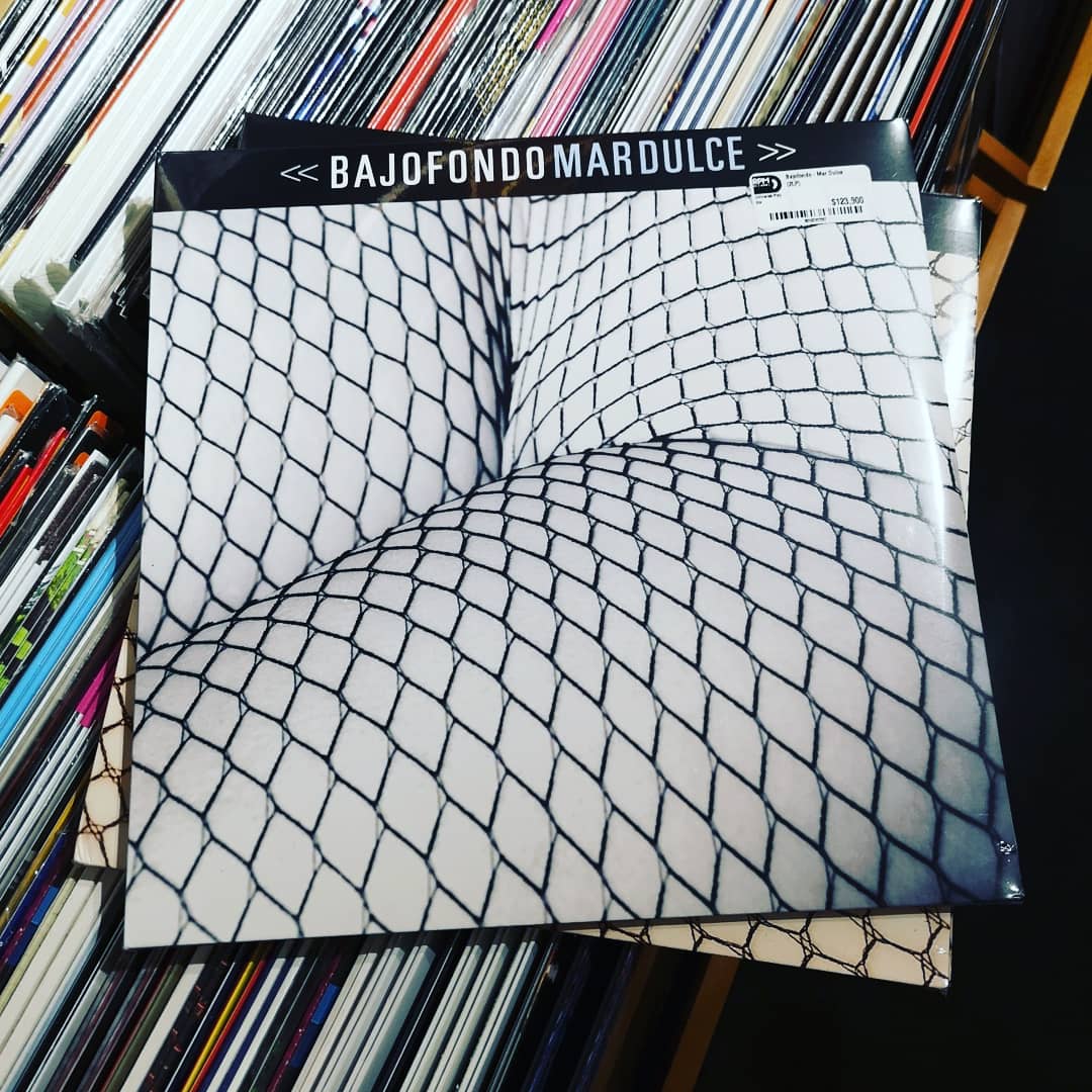 RPMRecordsBOG's tweet photo. Buenos días!! @Bajofondo #tangoclub y #mardulce te están esperando aquí en #rpmbog. Te esperamos! #apoyalolocal https://t.co/uc87wOIvMp
