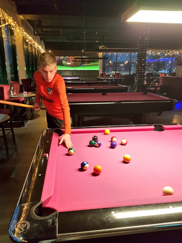 Riemenserik's tweet photo. Zo even de jongens op hun nummer zetten. #poolen #altijdwillenwinnen #winnaarsmentaliteit #zaterdagisdemooistedag https://t.co/xHnAgwOrSH