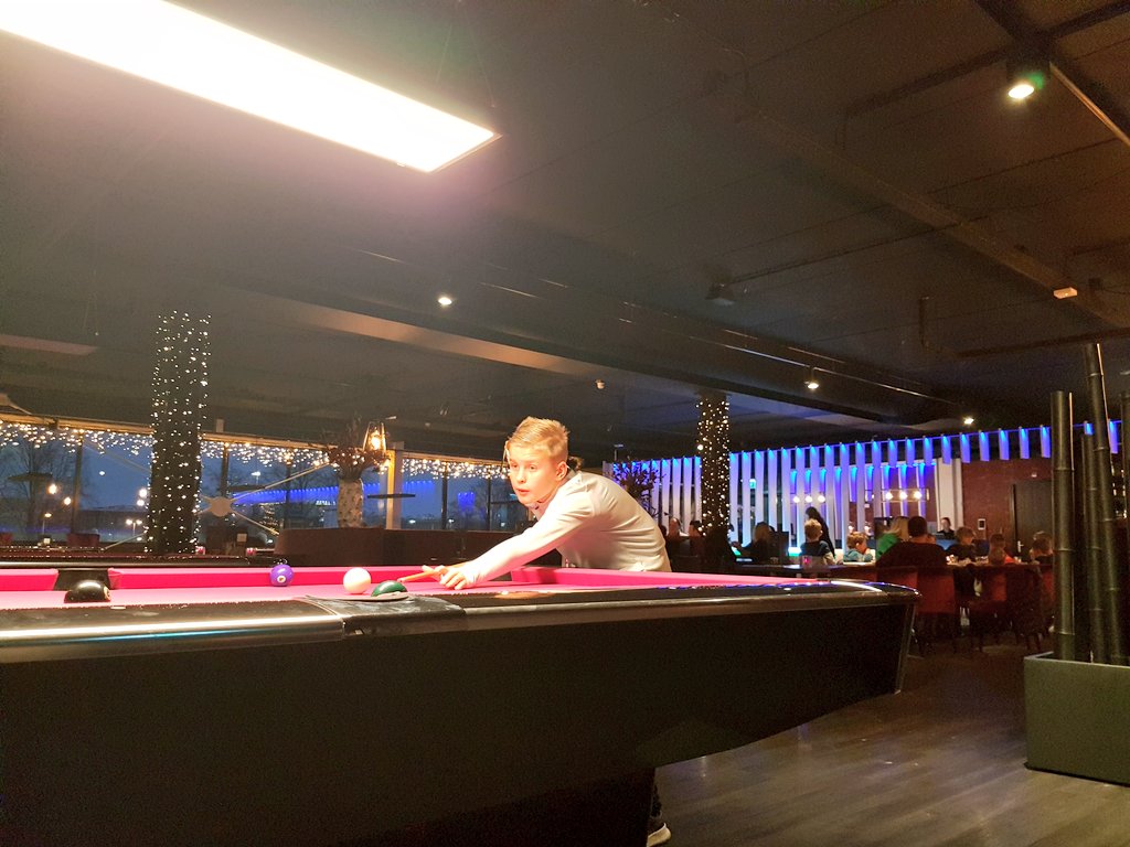 Riemenserik's tweet photo. Zo even de jongens op hun nummer zetten. #poolen #altijdwillenwinnen #winnaarsmentaliteit #zaterdagisdemooistedag https://t.co/xHnAgwOrSH