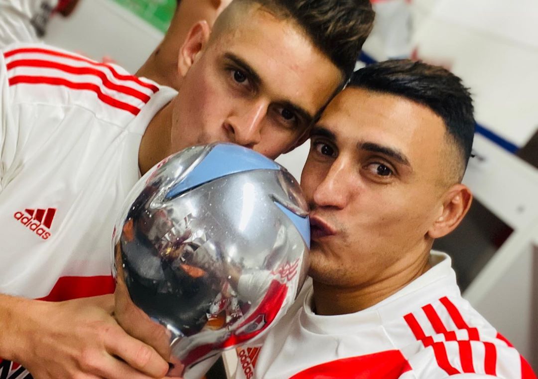 matisuarez88's tweet photo. Campeones gracias Dios🙌🏼orgulloso de este grupo más que merecidos 👏🏽👏🏽⚪️🔴⚪️ https://t.co/gzzLdiGQbg
