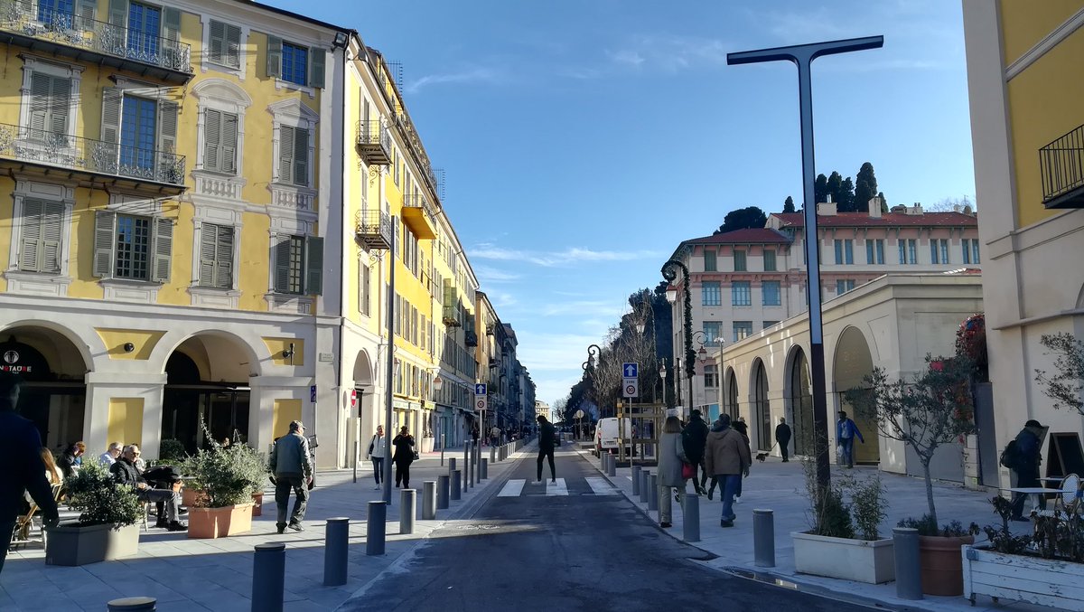benoit_jarry's tweet photo. La rue Ségurane de Nice, telle qu'on ne l'avait pas vue depuis des années.
🤗
#Nice #tramway #segurane https://t.co/GPazebizFy