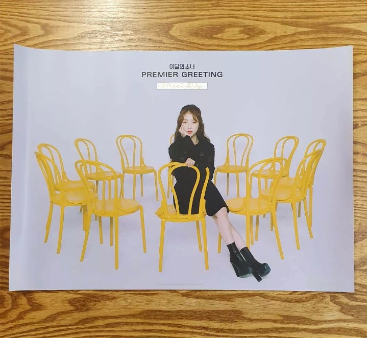 bbihaengnim's tweet photo. yeojin got her own poster omg a serve https://t.co/W7I9ePMc4Q