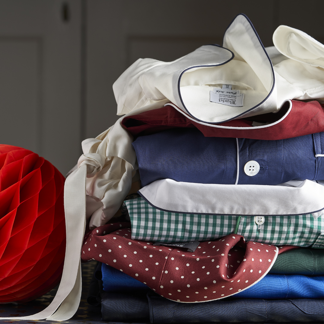 BuddShirtmakers's tweet photo. Good nightwear should never be overlooked. It feels lovely to wear, promotes a good night’s sleep and is also far more attractive in the morning. #BuddLondon #Pyjamas #PJs https://t.co/LWYtj9Ihgv