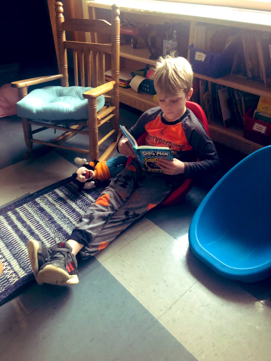 BarnumSpirit's tweet photo. Everyone was super cozy yesterday in support of our spirit day! The students loved reading their favorite books with their peers! https://t.co/0jNsL7O98W