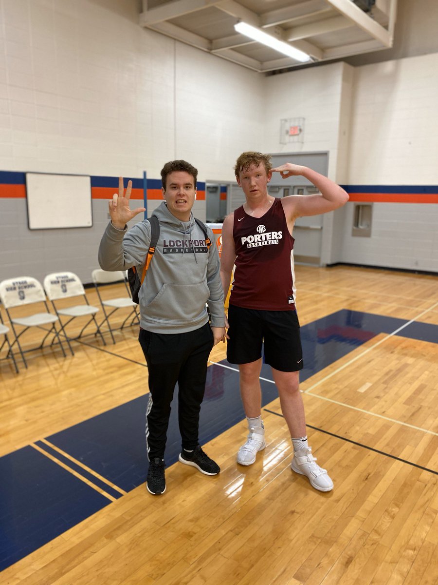 bballbaseball10's tweet photo. Donny Wallace congratulates Brendan Spratt on his incredible 100% from the field performance. Brendan hit yet another 3 and leads the program and world in 3 pt percentage. Brendan was extremely dominant today and Donny sat very nicely and watched. https://t.co/3IlJPrbUq3