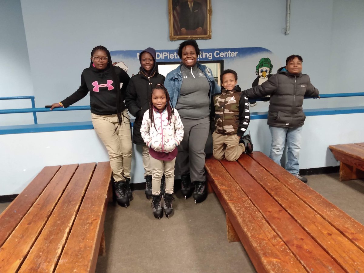 bgcbaltimore's tweet photo. The kids took advantage of a half day of school and went on a field trip to the ice skating rink. #FunOnIce #BaltimoreYouth https://t.co/uikYVrwt0a