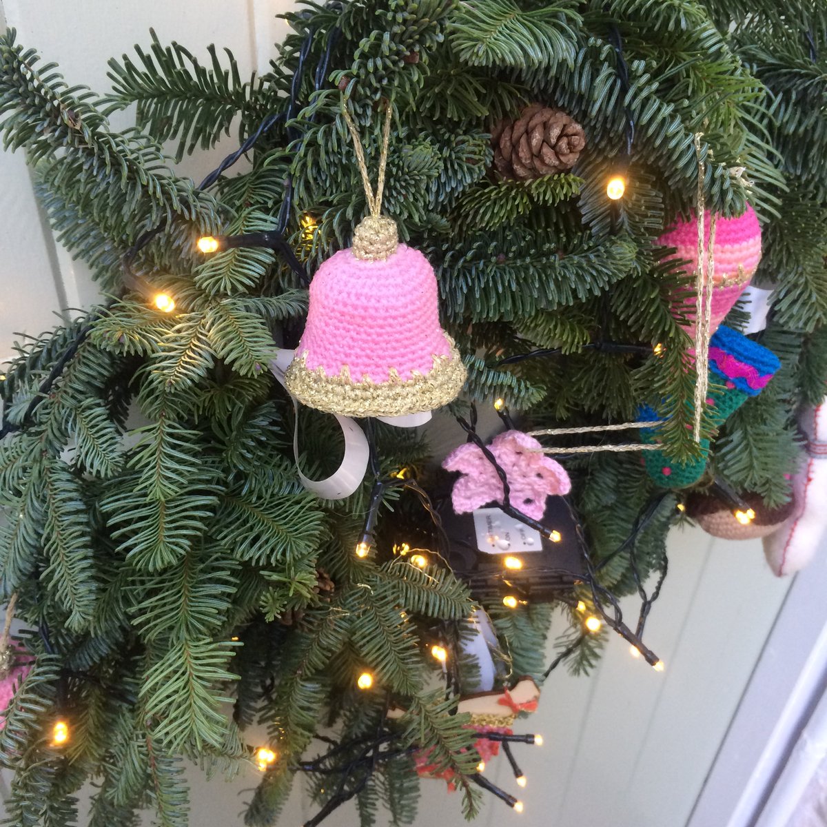 Thisisingleton's tweet photo. On until 8pm (then why not stay and dine out?) shopping, skating, stalls and a warm welcome....NOW https://t.co/RNgi8vFy3M
