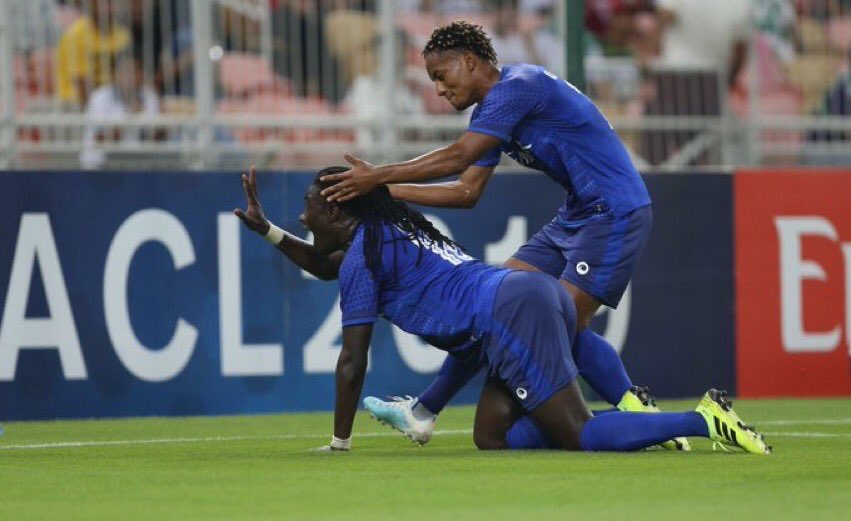 farisf9's tweet photo. رواية " الثعبان والأسد " 
من أجمل وأمتع روايات الهلال 
كاريو رجل المباريات 
قوميز هدافها 👏🏻👍🏻
زعيم آسيا وبطلها وممثلها يزيح بطل قارة أفريقيا ويضرب موعدا مع قارة أخرى في نصف نهائي المونديال ، مبروك لكل عشاقه في كل مكان 💙 https://t.co/JdTIQxg6rb