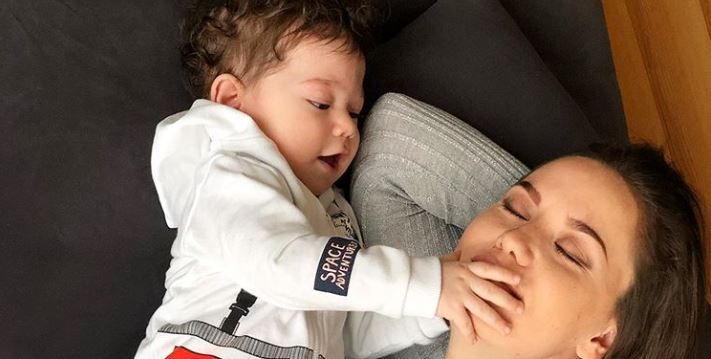 Fahriye Evcen’in oğlu Karan’ın güzelliğine düşmeyen kalmadı! dlvr.it/RLH7d7