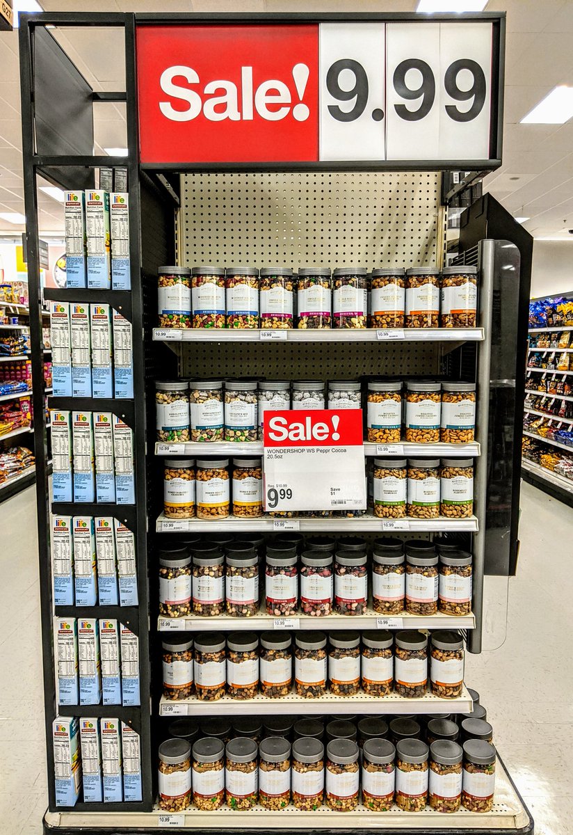 Going NUTS for nut sales at #t1286😊🎄❄️ #12daysofchristmas #nutsfornuts <a href="/veramay11/">April Bengert</a> <a href="/jamaal_edwards/">Jamaal Edwards</a> @T1286V <a href="/CT1286/">CharityT1286</a> <a href="/FBDir_Mbanks/">Maceo Banks</a>