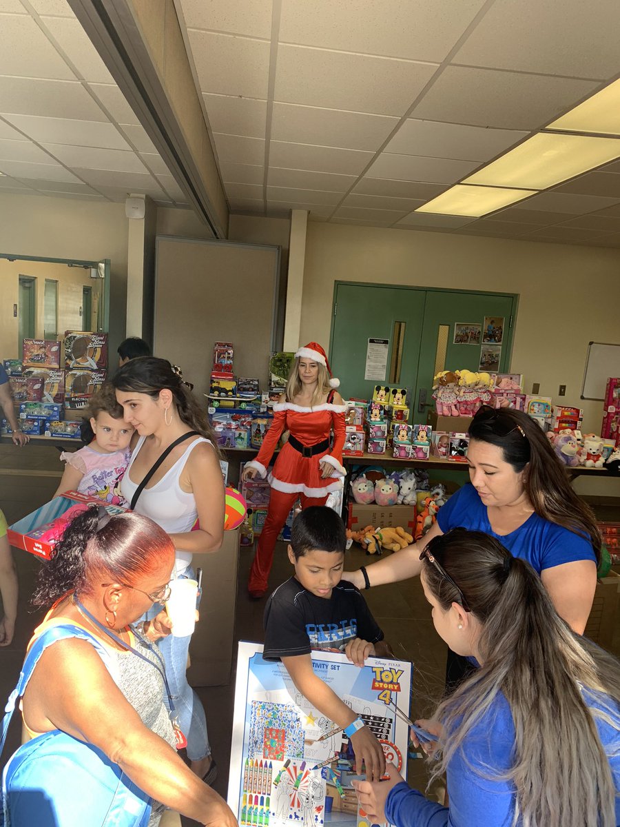 CPSSergio's tweet photo. #AllapattahNET Toy giveaway at Duarte Park 1700 NW 28 St. While Supplies last. https://t.co/mWc4SJ3oX3