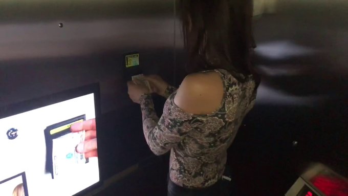 You guys are gonna want to see what I did in the Peep Show booth here in Vegas. The store clerk got a<a href="/tag/realloyalfans"class="tags"><span>#realloyalfans</span></a>