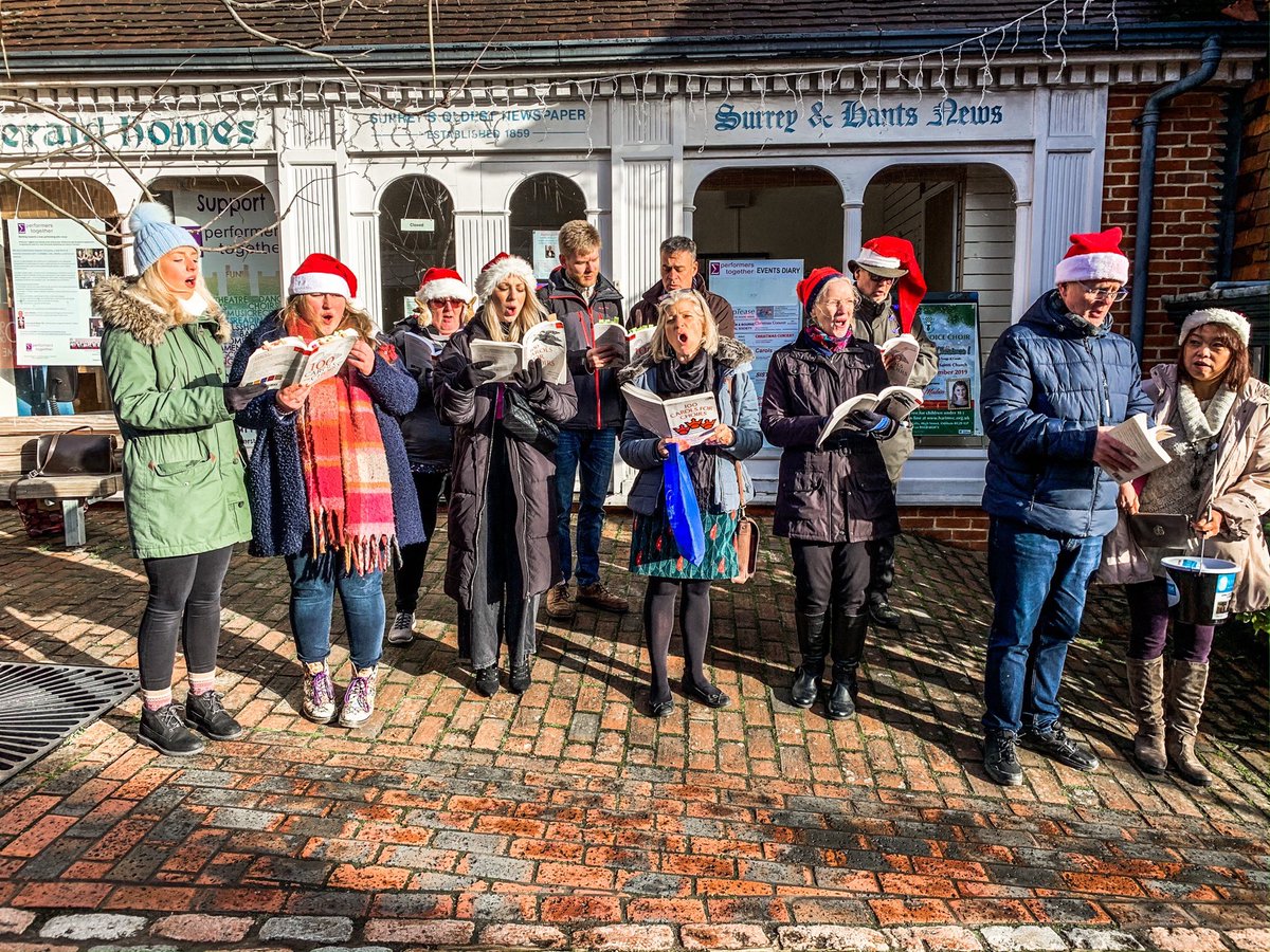 🎄CHRISTMAS CAROL #fundraiser Thank you to all the volunteers who came and sung carols in the Farnham to help raise money for our #charity
We’re happy to announce we raised a total of £355.30! We are so grateful for the generous donations. Merry Christmas 💙