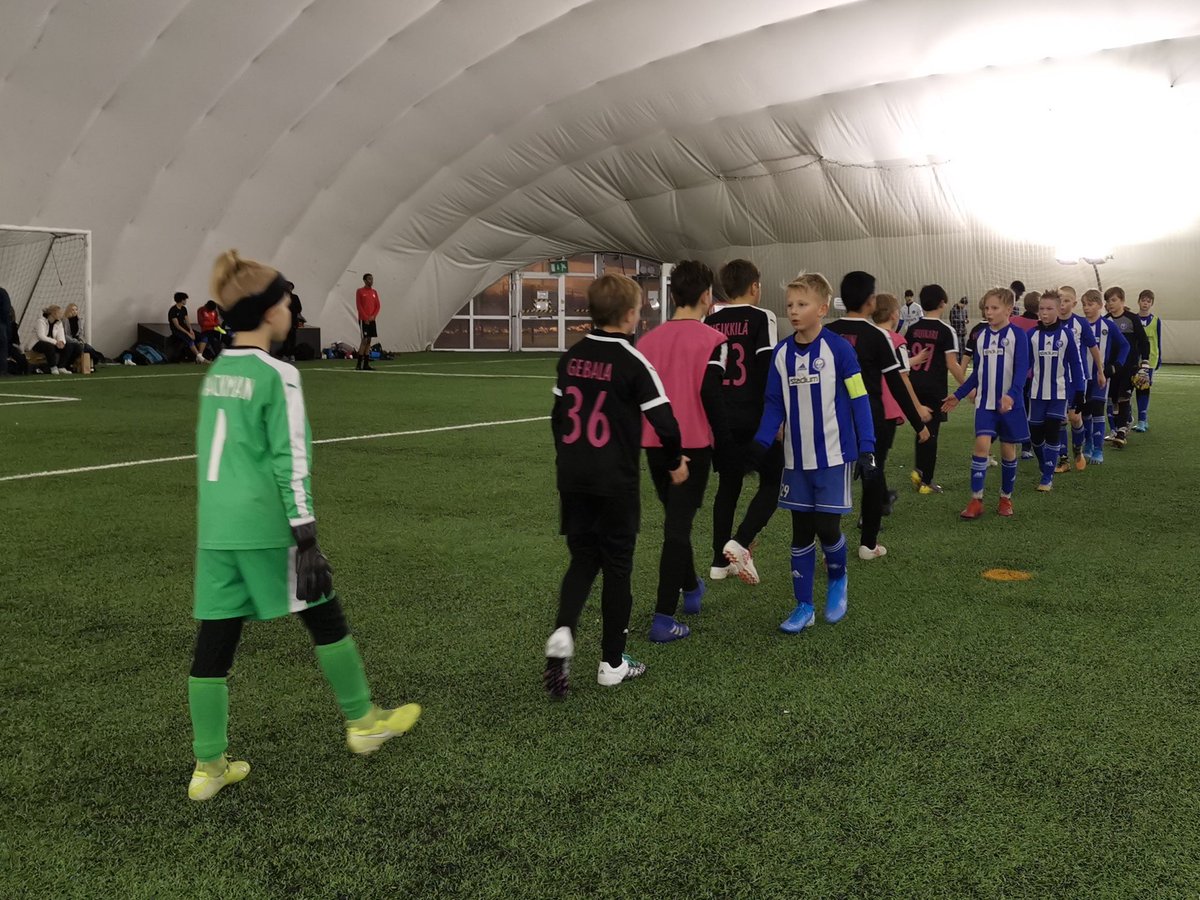 FCKP08's tweet photo. Vauhdikas harkkapeli @hjk08sininen vieraana Töölössä. Tänään lopputulos 6-3 meille. Kiitos isännille! #fckirkkonummi #junnufutis https://t.co/ftLfrCzhuI