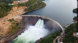 paulkasekesnr's tweet photo. Just read that Kariba Dam is the world’s biggest dam based on water storage capacity. Learning never ends but to know that Africa is home to such a beauty is something to be proud of :) https://t.co/LcwJEgb1Df