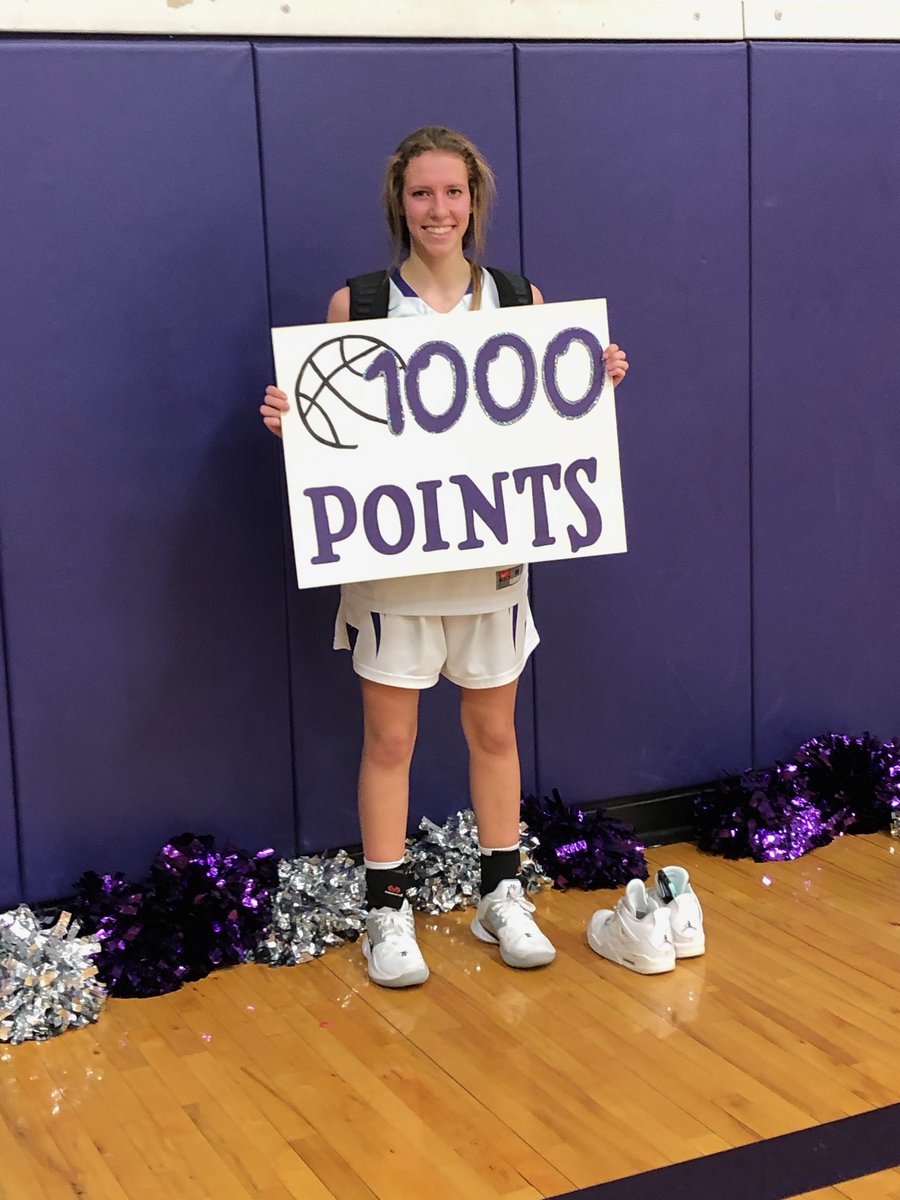 Congratulations to 2021 Kiera Holcer on scoring her 1,000th point!!! What a great accomplishment.  

#Dellagirl 
#Dellaproud