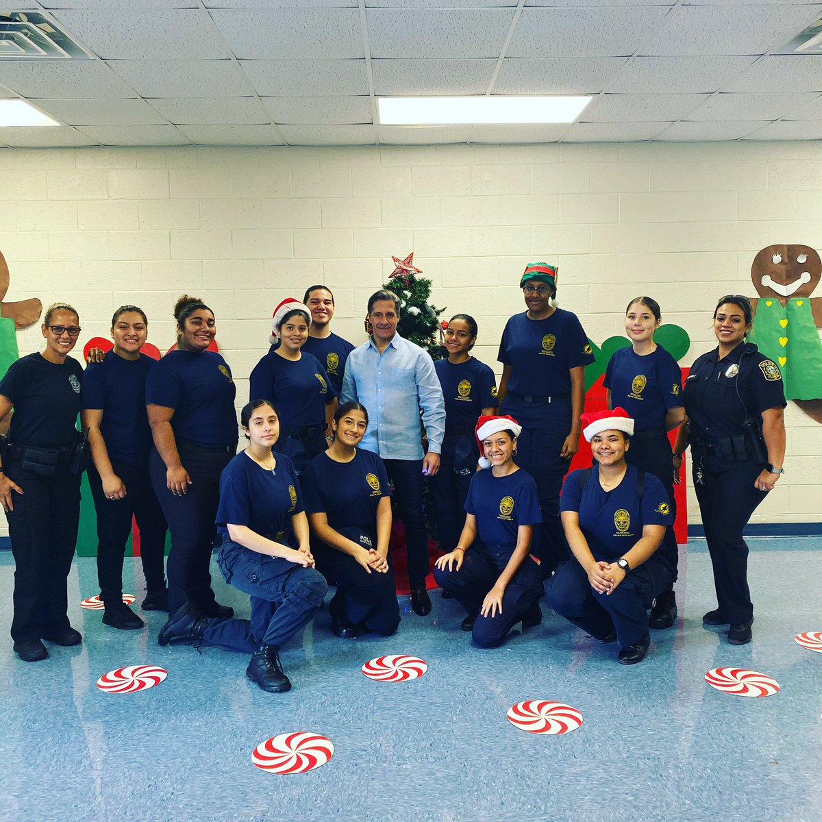 We helped out today at @mdcps toy drive with our school board member Navarro and stopped for a quick photo with our Superintendent! #miamisup #miamischoolspd #learningforlife #policexplorers