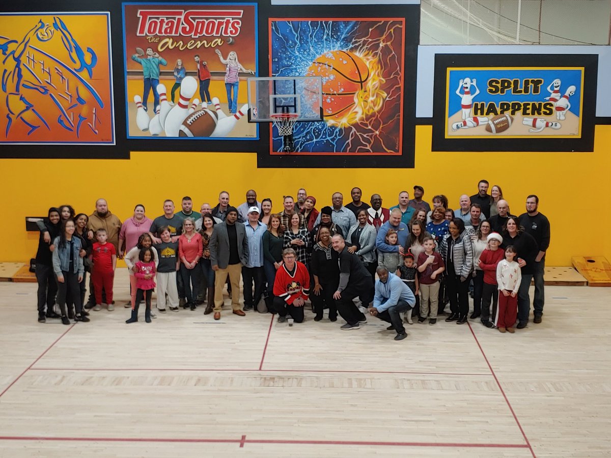 Stephenson_G4's tweet photo. MRF Employee Club sponsored our Annual Holiday Party last night. A great time was had by all.  Wishing everyone a safe and happy holiday season from MRF @MDOCCFA @RobertLeduc12 @EricHerbert14 @MRFSgambati @karensolgot1 @IamKLIMO https://t.co/QFW6K7W4O9