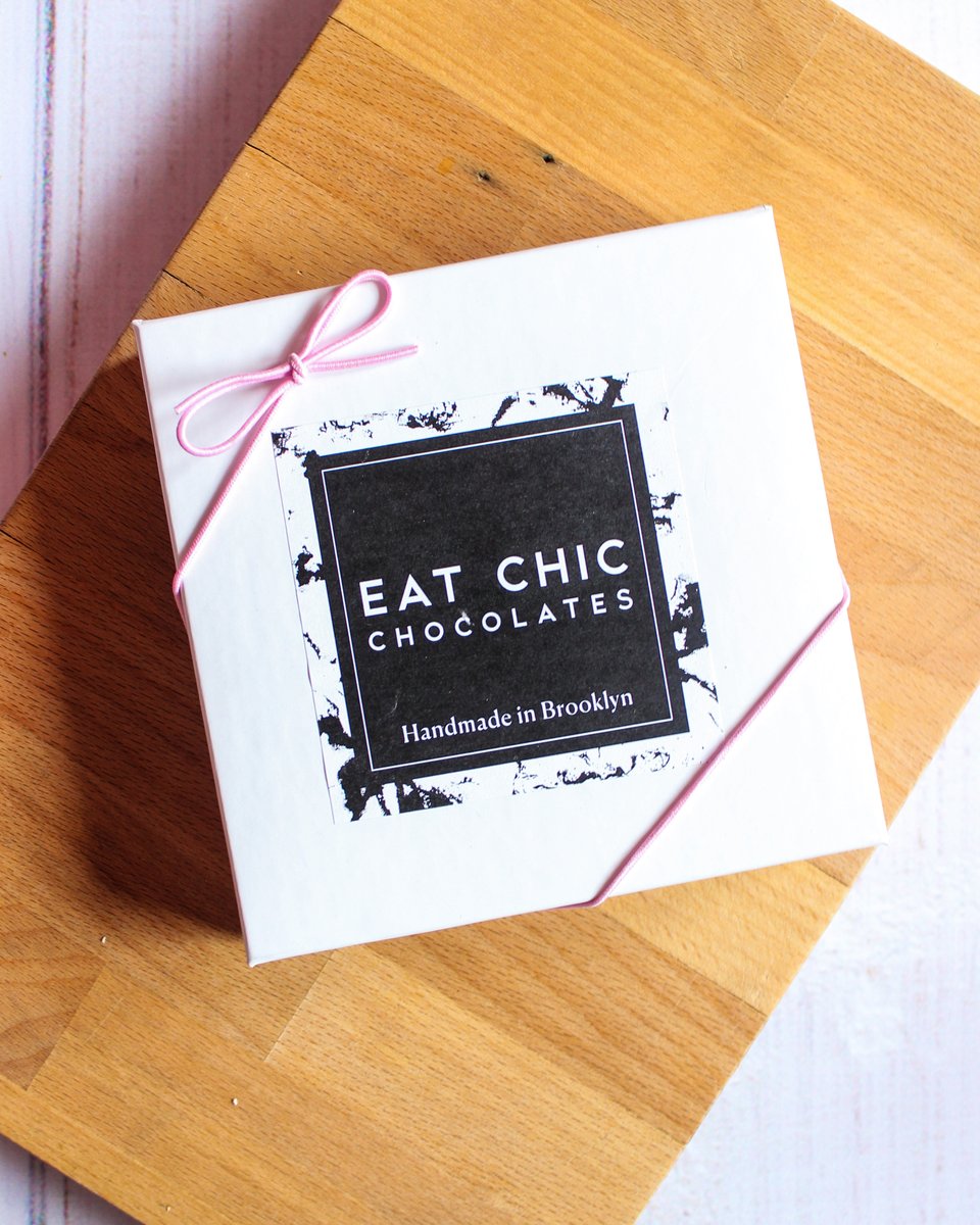 southportgrocer's tweet image. All I want for Christmas is for someone to feed me #vegan chocolates and tell me I'm pretty.

🍫@eatchic