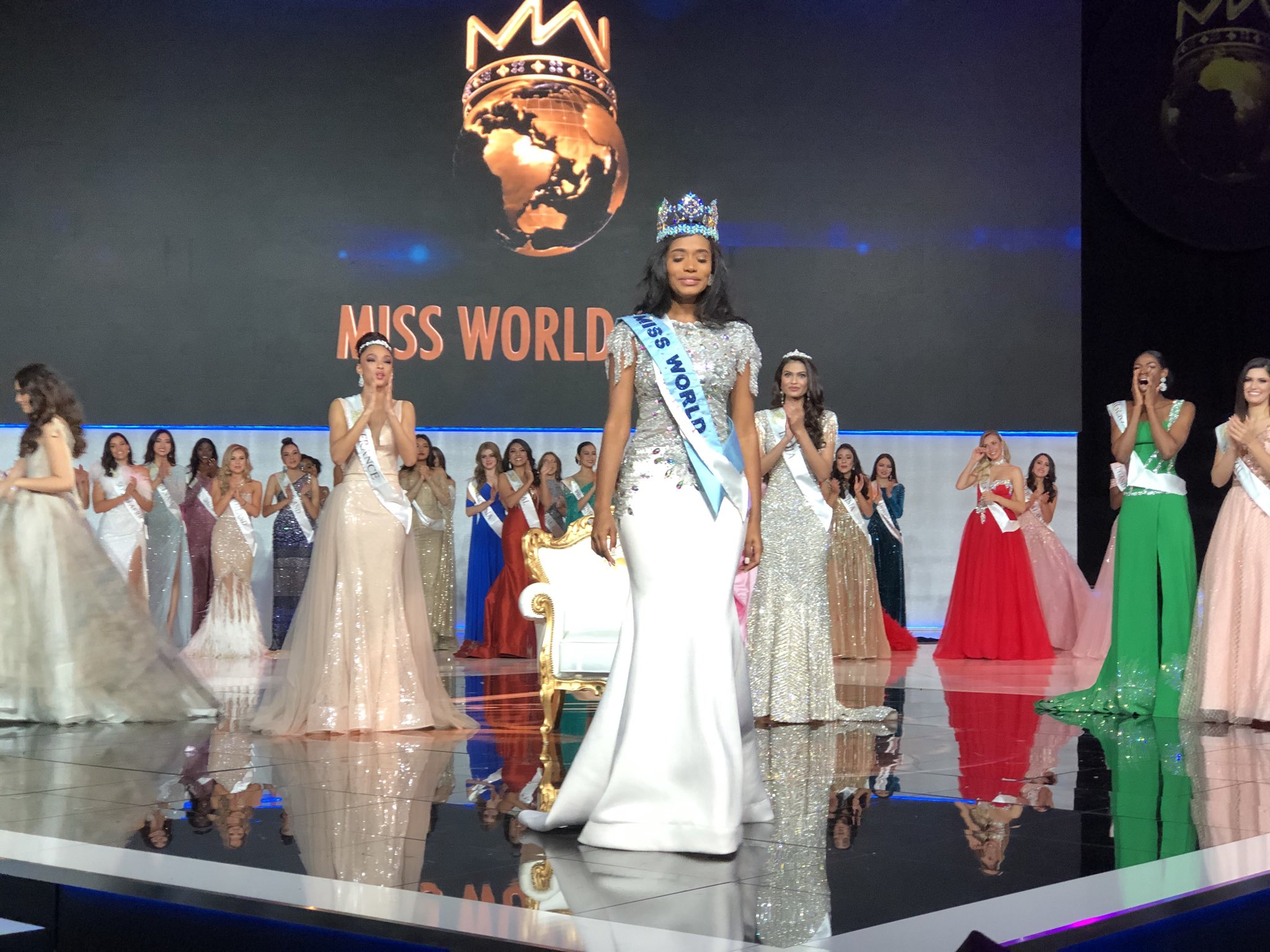 2019 | MISS WORLD | TONI ANN SINGH - Page 2 ELwztZhWoAE8jeS?format=jpg&name=4096x4096