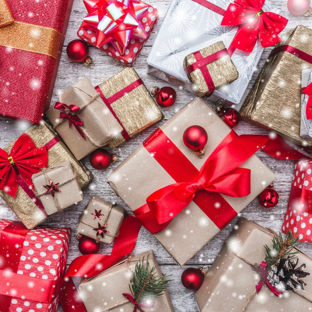 SOHOscottsdale's tweet photo. Still wrapping up your holiday shopping? Luckily, SOHO is minutes away from premium shops at Kierland and The Quarter. Who’s left on your list? 🎁

.

.

.

#sohoscottsdale #scottsdale #soho #worklifebalance #luxuryliving #lovewhereyoulive #northscottsdale #holidayshopping https://t.co/QMqppRuGlA
