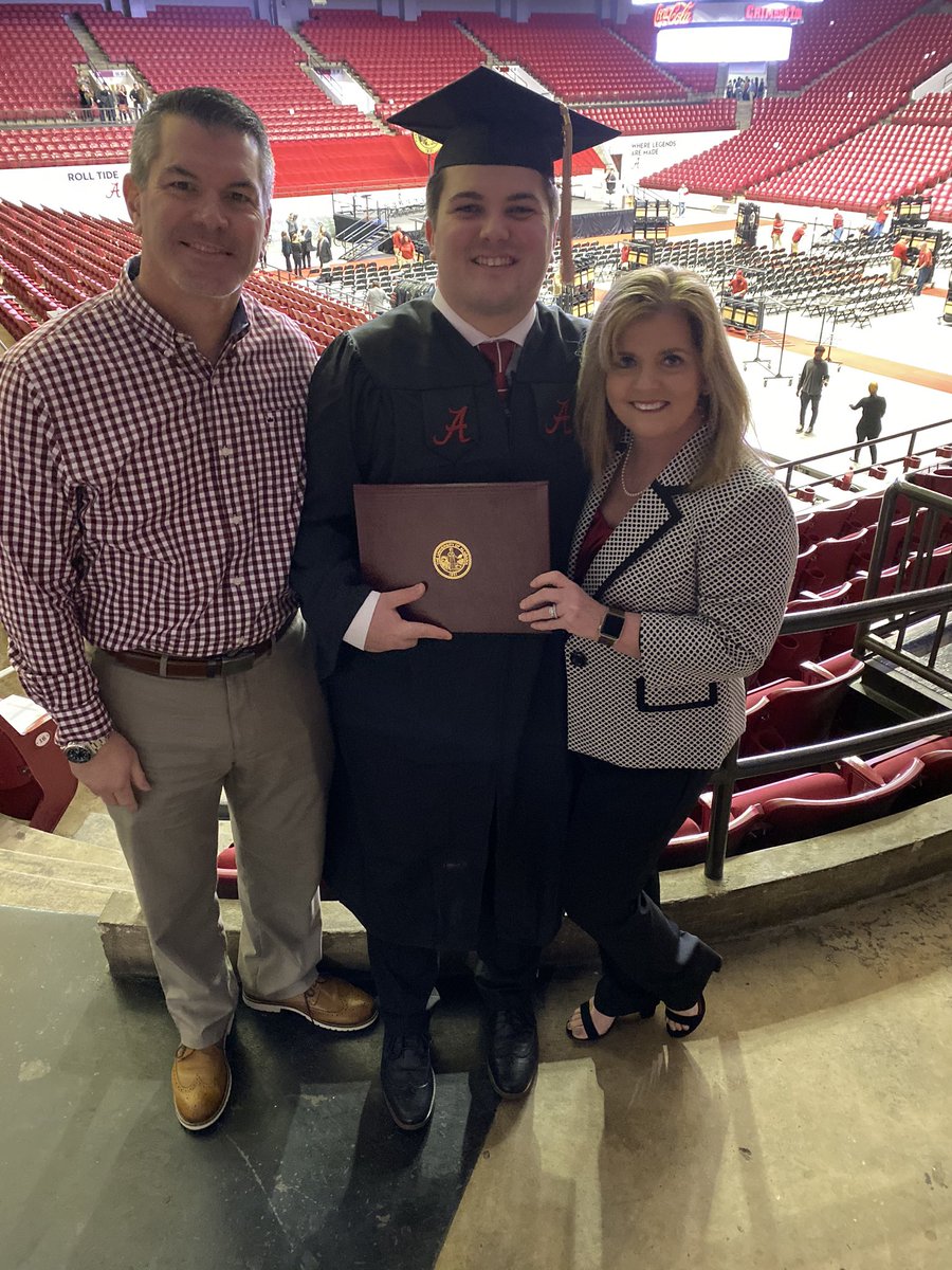 kelmac1029's tweet photo. Congratulations @TMcGough24. Weβre so proud of you and your accomplishment! #grad19 #gomakeyourmark #bama https://t.co/muXfR9Civi