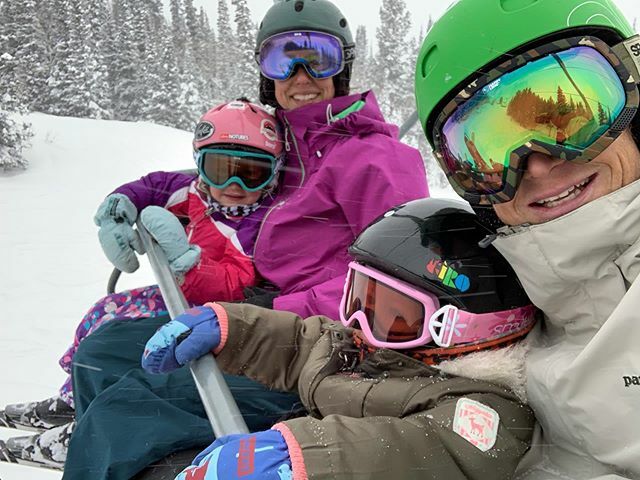 I was a little worried about how I would handle staying on the beginner lifts on a #powderday 😬 but for no reason.  So much fun skiing ⛷ ⛷with the family this morning! #selfiesaturday #skisolitude #skiutah #powday ift.tt/2snWWpt