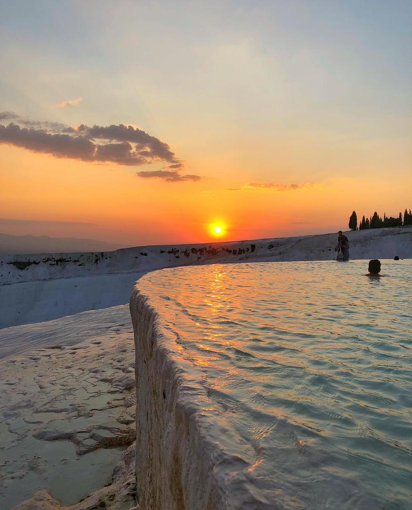 Salaradventures's tweet photo. A unique experience in the hot springs of #pamukkale in #Turkey
Do you want to be in there?
Come and enjoy with us
You will have one of the best travels of your life
Details : https://t.co/lv1JFc7xcy
#travelturkey #travel #traveling #irgotrip https://t.co/kieWOxY21w