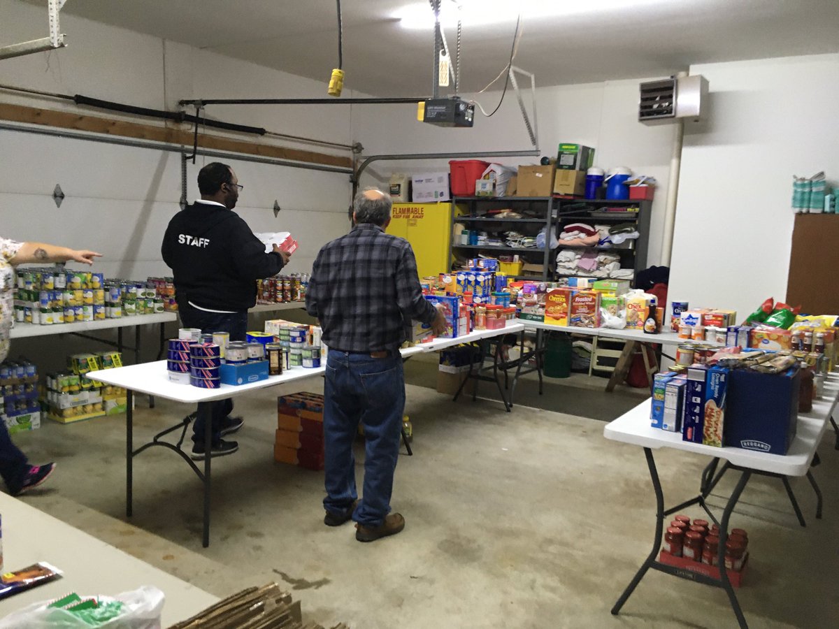 Food contributed for Westport families.  Special thanks to Nancy and Greg Johnson, their friends and city utility workers #holidayblessings ⁦@officialSPS⁩ ⁦@westportcats⁩