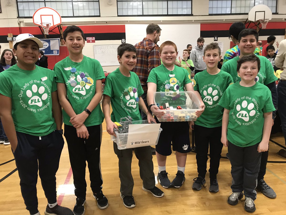 chris_brem_'s tweet image. Got my robotics fix today! Great job #MechaniCats #CodingCats #WildGears and #RoboCats @olwschoolAH