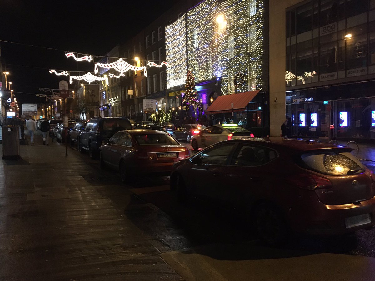 meanderingtripe's tweet photo. @CommanderCronin @MacL0ve @LKCommuters @JLeddin @LimerickCouncil @fixlimerickbus @GardaTraffic @jamesjcollins @BadgerAndDodo @DublinCoach1 In town on day 269, of course the entire bus stops are full as far as the eyes can see.

Joint task force and #OpenCity my bleedin’ hole, obviously.

I cannot believe members of the Transport SPC accepted that the city is making progress. 

#FixLimerickBus #FixLimerickParking https://t.co/eyqQADzBuR