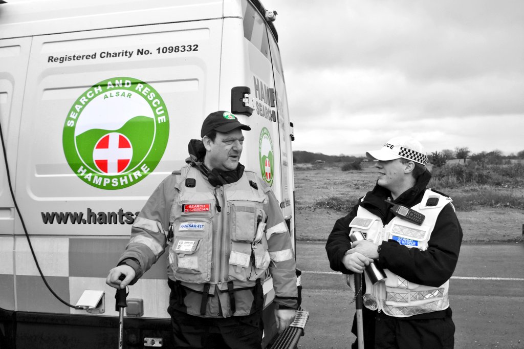 Firesnapper999's tweet photo. #SomewhereTonight Extraordinary volunteers will deploy to seek &amp; return a stranger to their loved ones. #CitizenVolunteers #SearchAndRescue #Specials #HantsSpecials #Hantsar @HSARDogs https://t.co/NVEyupwmlT