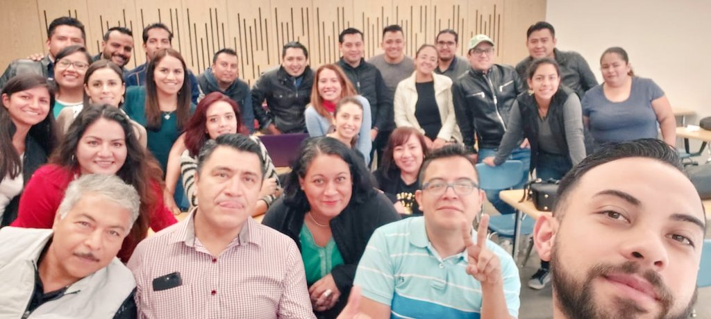 DianaPB22's tweet photo. Que gran #satisfaccion coincidir con personas que buscan no sólo hacer #laDiferencia, sino #trascender y generar valor para sí mismos y para los demás. Cierre de módulo de administración de proyectos. Educación Continua - EBC #MakingTheDifference #goals #soyEBC https://t.co/oOqXZlH2g0