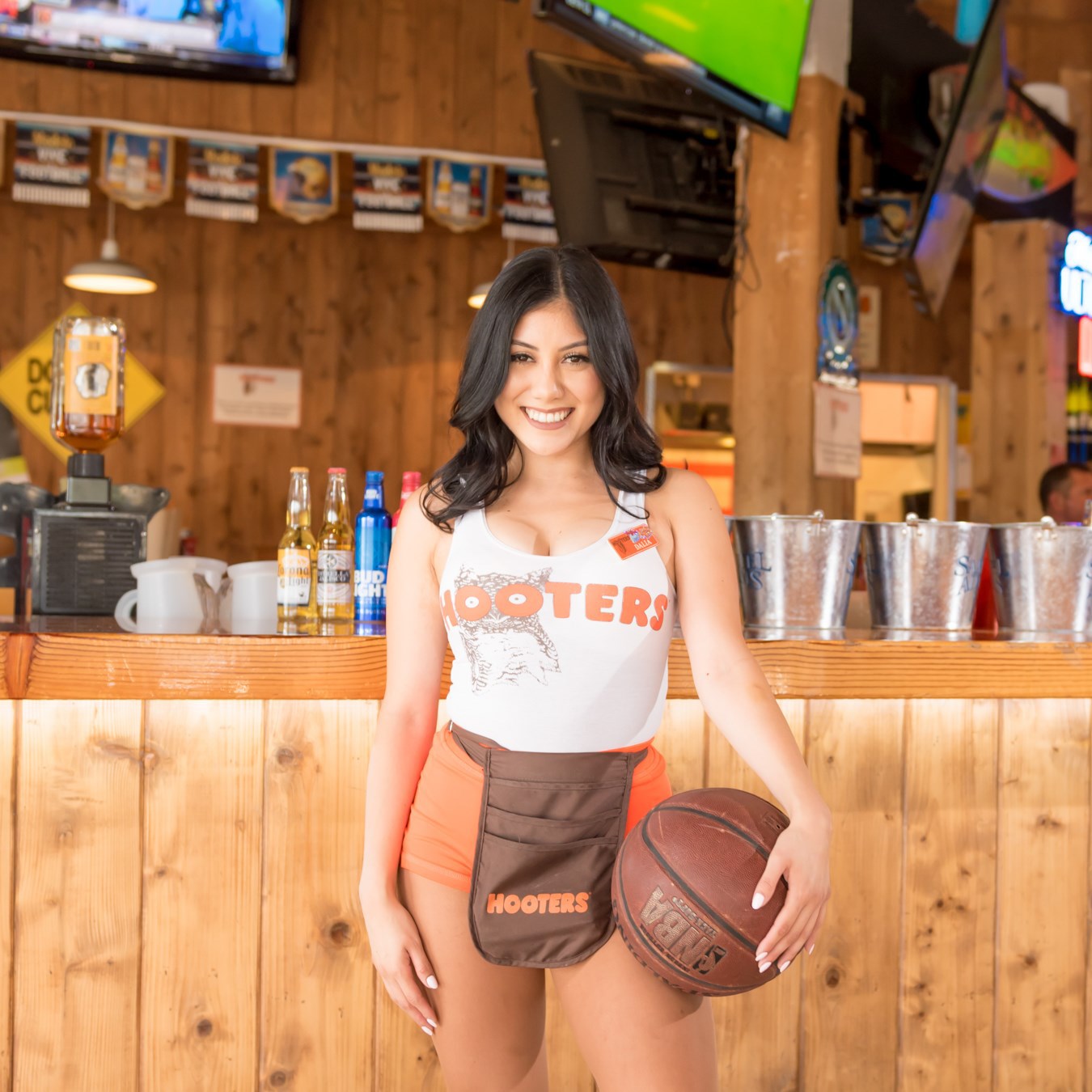 Hooters West Covina (@hootersofwc) / Twitter