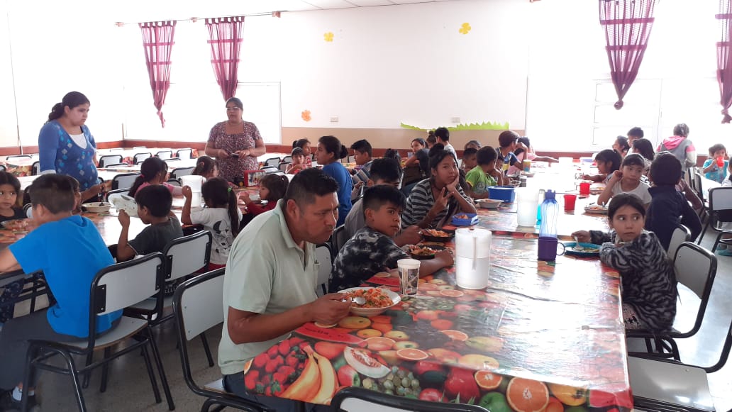 El PAS en la Escuela Roberto Nazr hoy sábado 14/12 brindo salpicón de pollo una opción muy nutritiva y fresca. Está preparación aporta principalmente proteínas, vitaminas, minerales y fibra. @PlanSalteno <a href="/artydance23/">Gilda Rodríguez</a> <a href="/FanjulGabriel/">Gabriel Fanjul A.</a> <a href="/rubem_dario29/">ruben dario flores</a> <a href="/GustavoSaenzOK/">Gustavo Sáenz</a> <a href="/fguillesaavedra/">GUILLERMO SAAVEDRA</a>