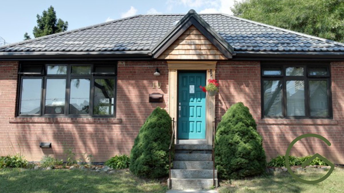 GreeningHomes's tweet photo. #RenoTip - Using metal can improve your roof's durability (up to 50 yr warranty). Metal roofs can also be recycled, & use recycled content #MetalRoof #responsible #renovation https://t.co/i56sbN2MbE