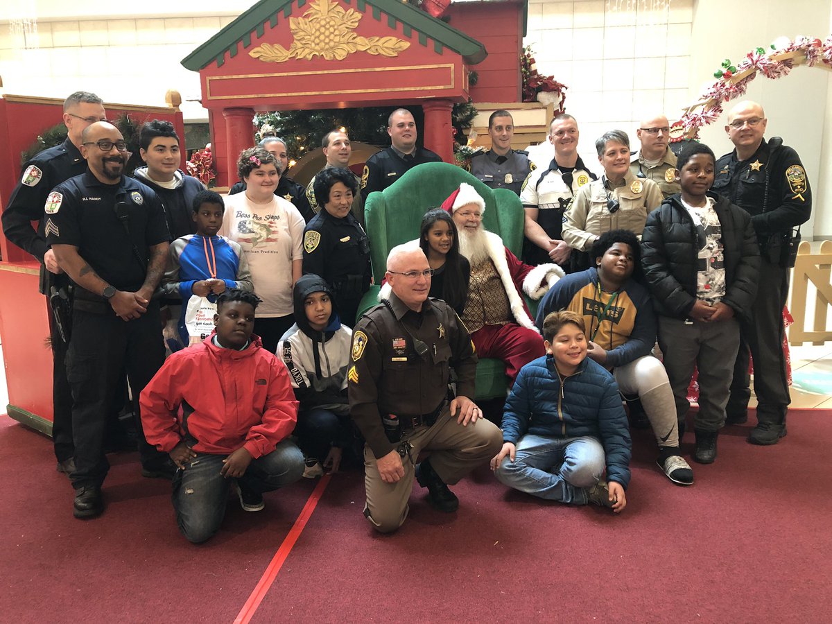 cvillepolice's tweet photo. Another successful #ShopWithACop with Toy Lift and some of our surrounding agencies. CPD is proud to help make holiday wishes come true for some special kids in our community. @ACPD_VA @UVAPolice https://t.co/cI2BUQgi2Y