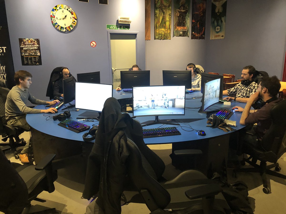 nielvrom's tweet photo. Namiddag gamen met @DXsolutionsBVBA 👌🏻! https://t.co/qXzGNtkVPG