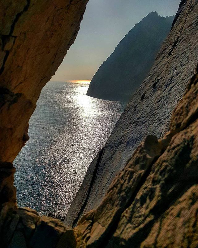 chrisilvi's tweet photo. #adriaticsea #rivieradelconero #parcoregionaledelconero #marchesport #mare #thunder #2 #duesorelle #sport #trekking #coast #ilovemarche #marchetourism #viviamolemarche #raccontidimarche #igersancona #igersmarche #igersitalia #storm #water #skyporn #loves… https://t.co/4037ClpsgF https://t.co/OJmCS9Hgex