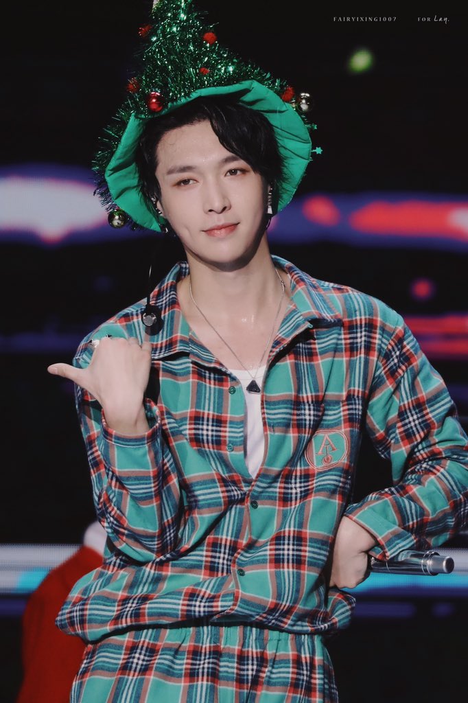 FAIRYIXING1007's tweet photo. GRAND LINE IN SHENZHEN
Part 3💟 @layzhang https://t.co/vx4llunMSj