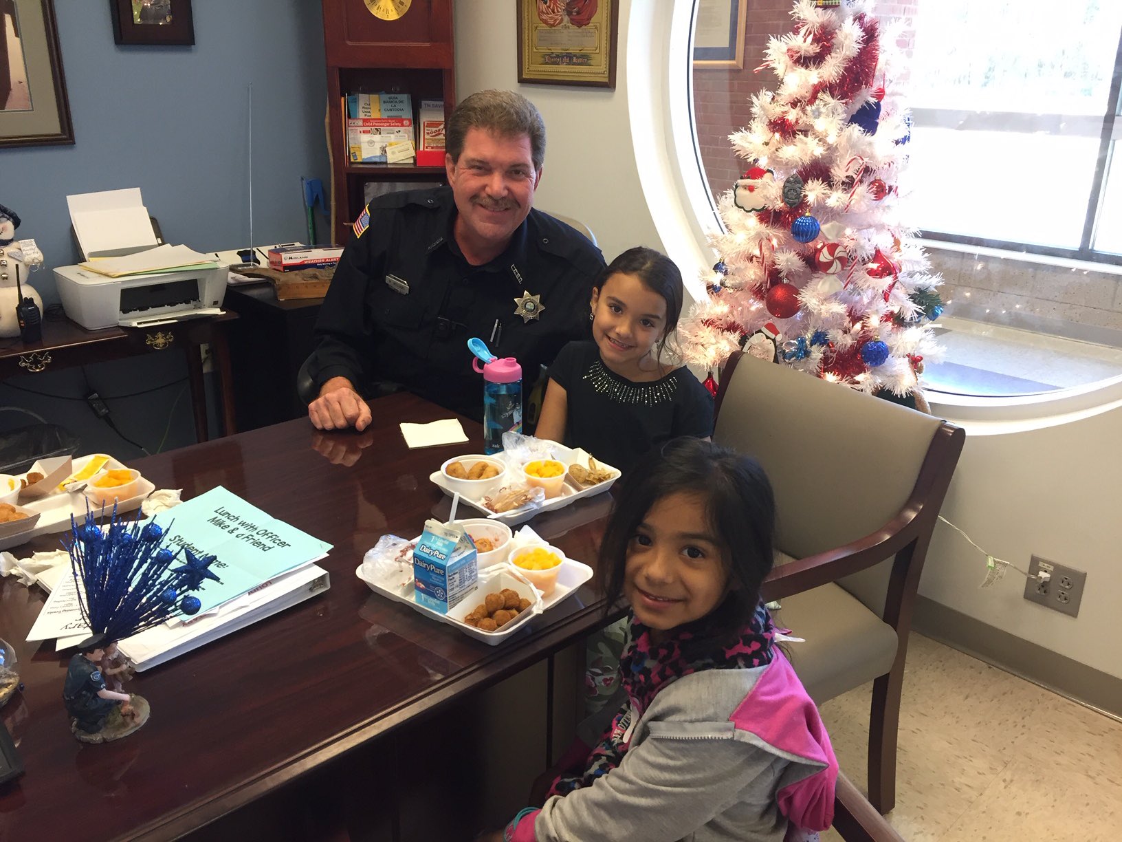 Loudon Elementary School on Twitter "Lunch with Officer Mike!…