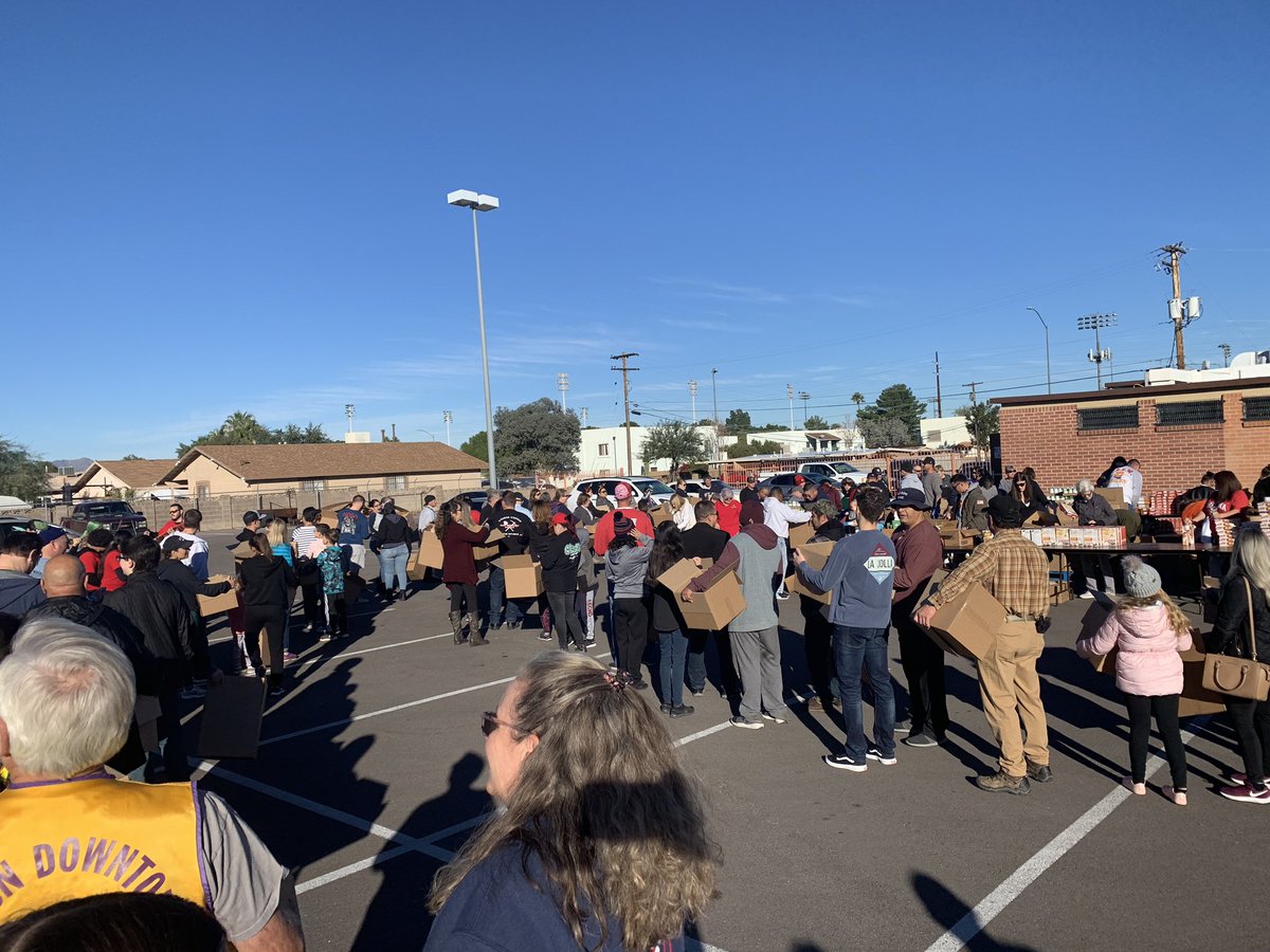 Chief_Ryan's tweet image. Started the morning early with @tucsonfire and our Mayor @TucsonRomero at the “fill-the-box” event along with many community members helping pack food boxes to deliver to those in our city who “go without” too often. The greatest give you can ever give is your time.