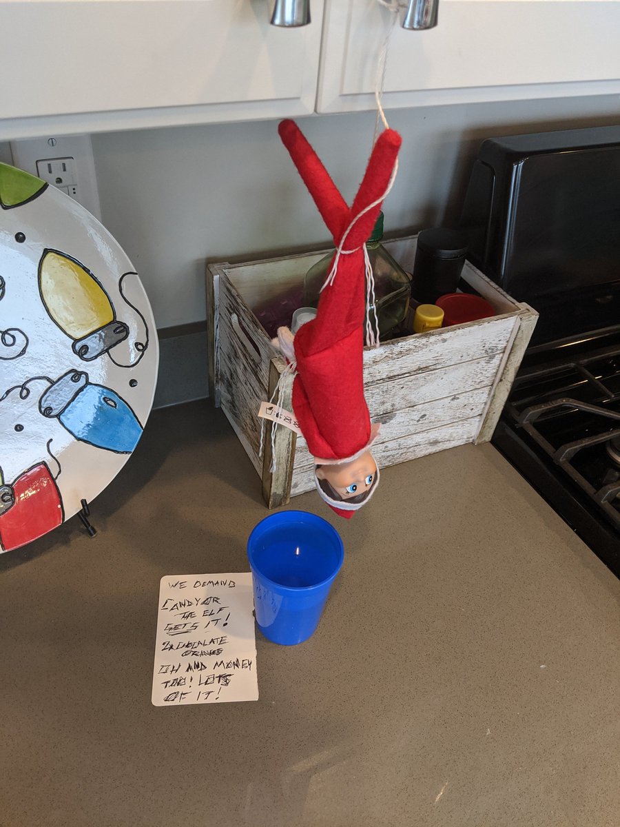 Full protest of these stupid elf's who get all the credit and CAN'T EVEN MOVE!!! #RIPelf