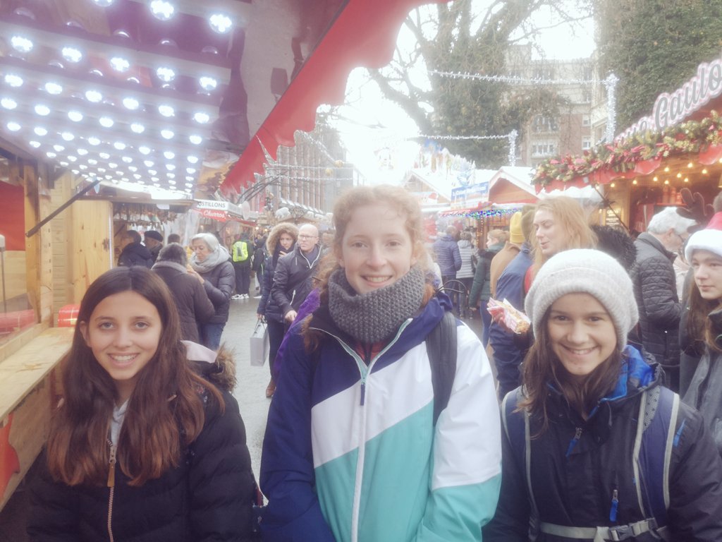 Having ourselves a Merry Lille-tle Christmas at our lovely chateau! All are happy having had their 1st Christmas Dinner of the season.
#BFSdoLilleChristmasMarket2019