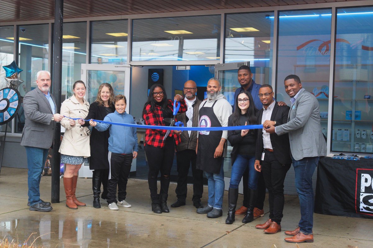 JPetionville's tweet photo. Grand opening at 301 W Chelten ave, Philadelphia, PA! Store is ready to make great things happen in the community! @Trisha__Torres @NextupAb @judy_cavalieri @ElleNonnemacher @Stacylynnnnnn  @Lamar_Dales https://t.co/maHKVN4nQo