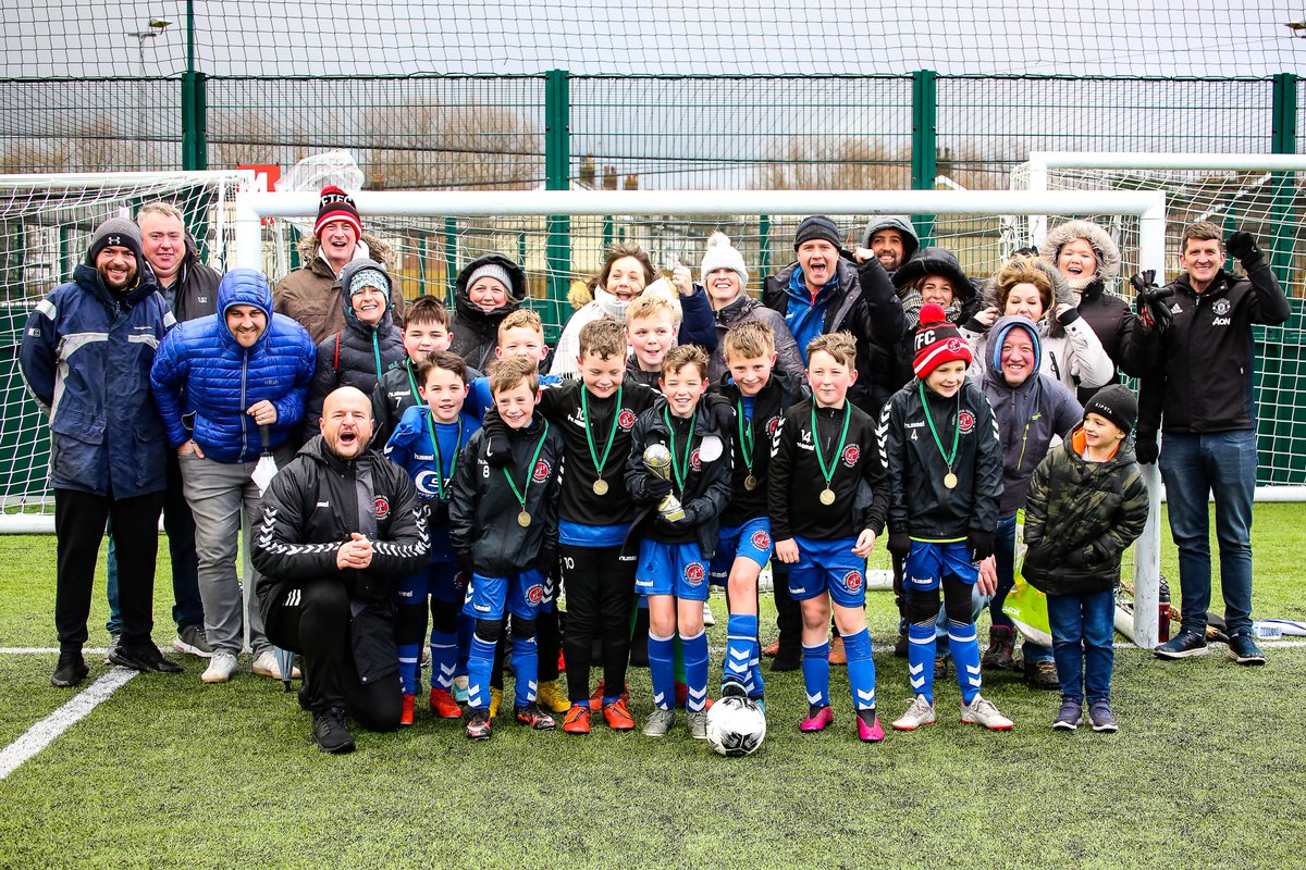 So today <a href="/imps1975/">Lee Impett</a> asked me to do a team photo just after his <a href="/FleetwoodTwnJrs/">Fleetwood Town Juniors F.C</a> team won the <a href="/PDPLLeague/">PDPL League</a> Xmas cup. I asked to get the lads lined up and he said no he wanted the full team. This is what @FootballGrf is about. teams are nothing without parents