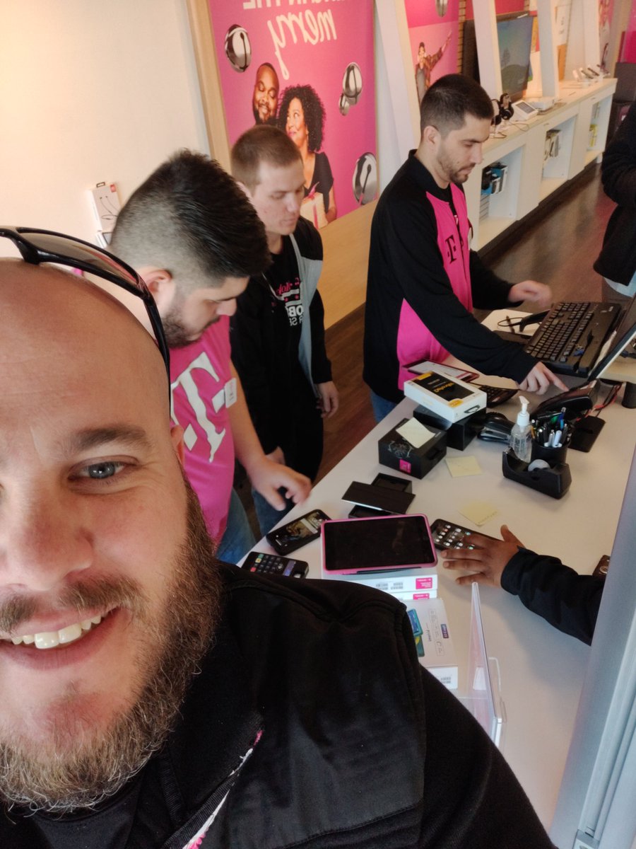 MidCitiesDM's tweet photo. Pantego is GIVING AWAY watches! All with 20% off with a 5g insider code. Ask me how to save 20% off your bill FOR LIFE! @myamtel @billhodac @frankhuron https://t.co/iOidnAi8le
