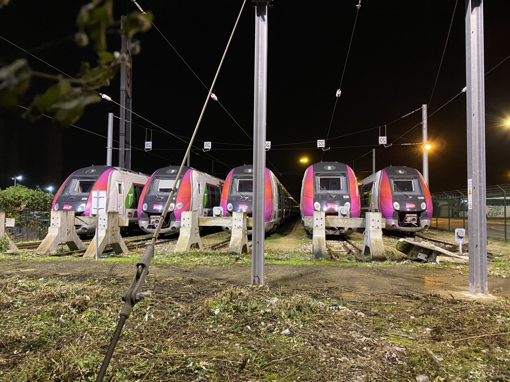 Aujourd’hui <a href="/IDFmobilites/">IDF Mobilités</a> et <a href="/Actu_Transilien/">Transilien SNCF Voyageurs</a> ont inauguré la nouvelle beanche du T4! Mais si on revient 10 ans en arrière, jour pour jour, en arrière c’était, le 14/12/2009 l’inauguration du Francilien (aussi appellé Z50000 ou NAT) sur <a href="/LigneH_SNCF/">Ligne H</a>! En voici ce soir à Persan☺️