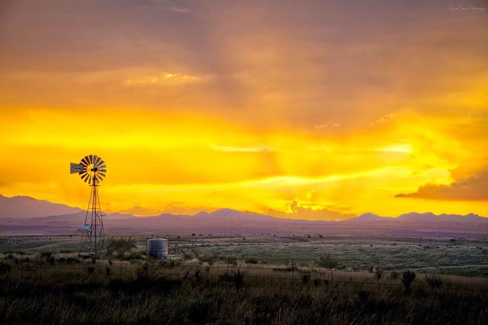 #monsoon photo from early #August in #Tucson #Arizona. ##travelarizona #yourshot_world #naturephotography #nikonz7 #colors #storm #sunset